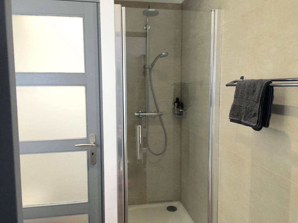 Little Plaza Appart'Hotel Лилль Экстерьер фото