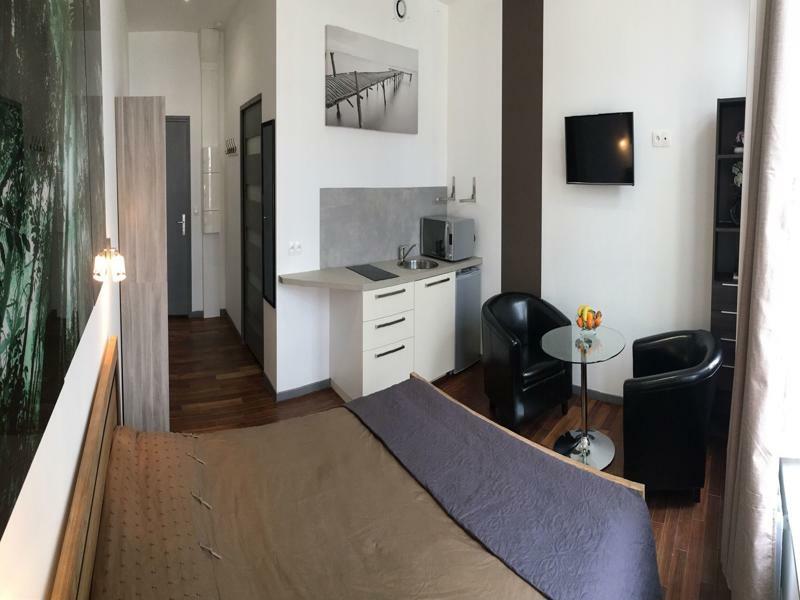 Little Plaza Appart'Hotel Лилль Экстерьер фото