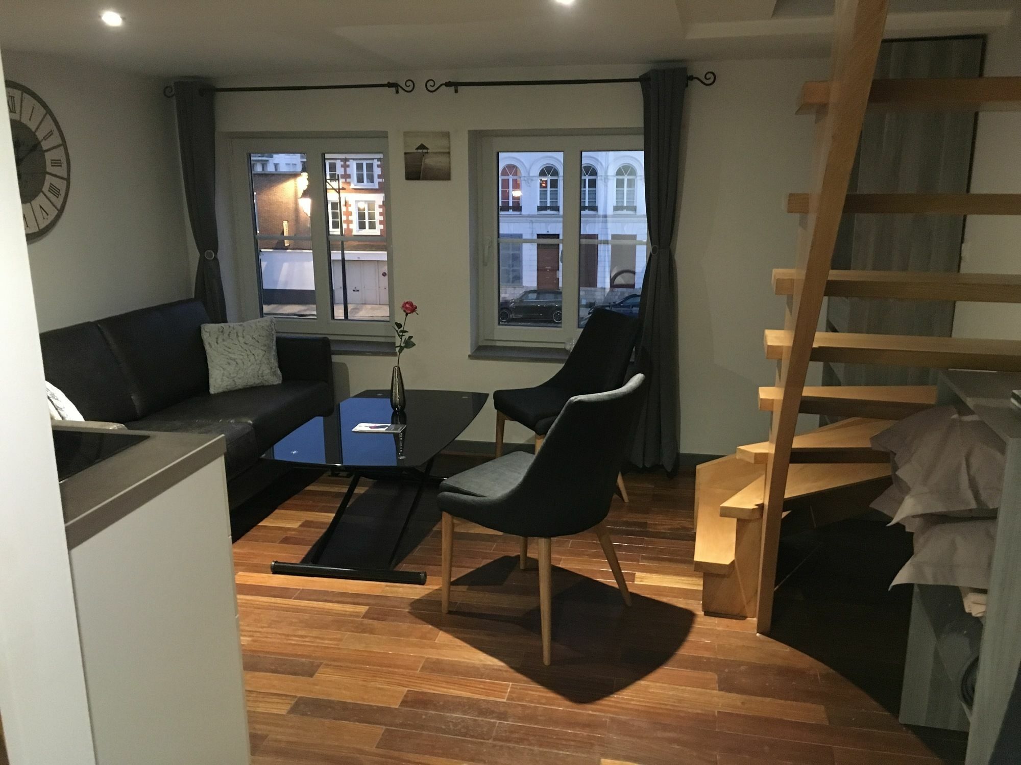 Little Plaza Appart'Hotel Лилль Экстерьер фото