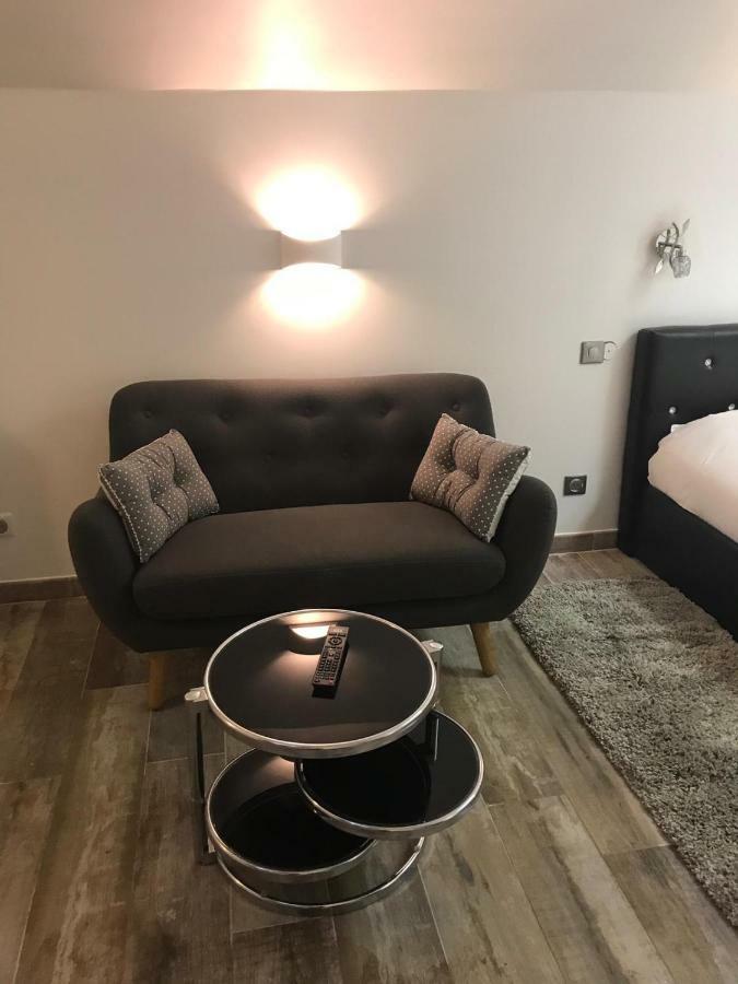 Little Plaza Appart'Hotel Лилль Экстерьер фото